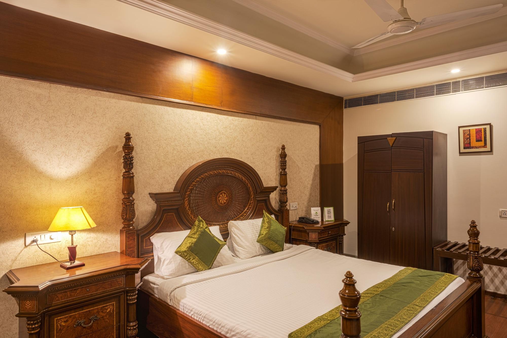 Treebo Trend Grand Plaza Nampally Hyderabad Exterior photo