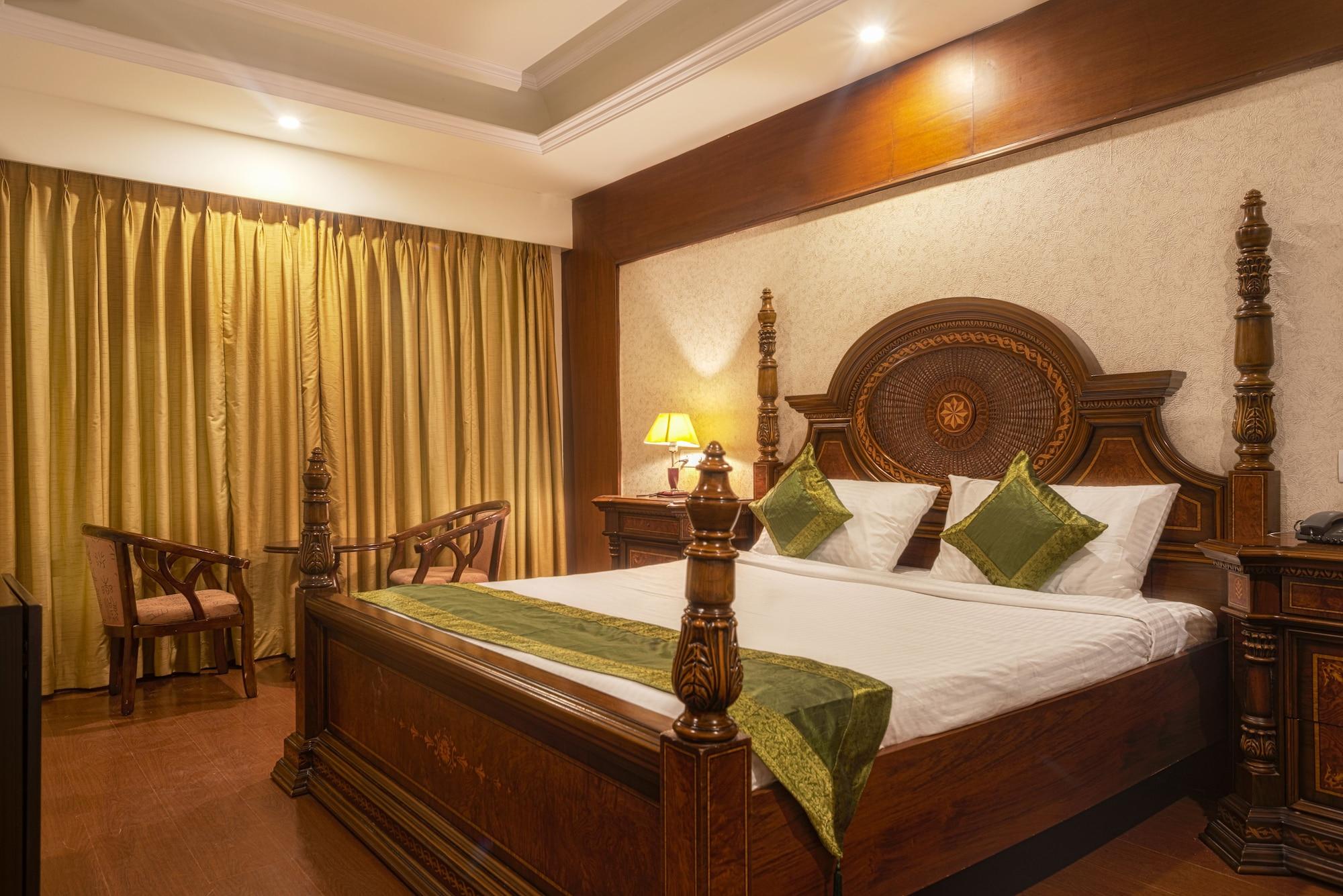 Treebo Trend Grand Plaza Nampally Hyderabad Exterior photo