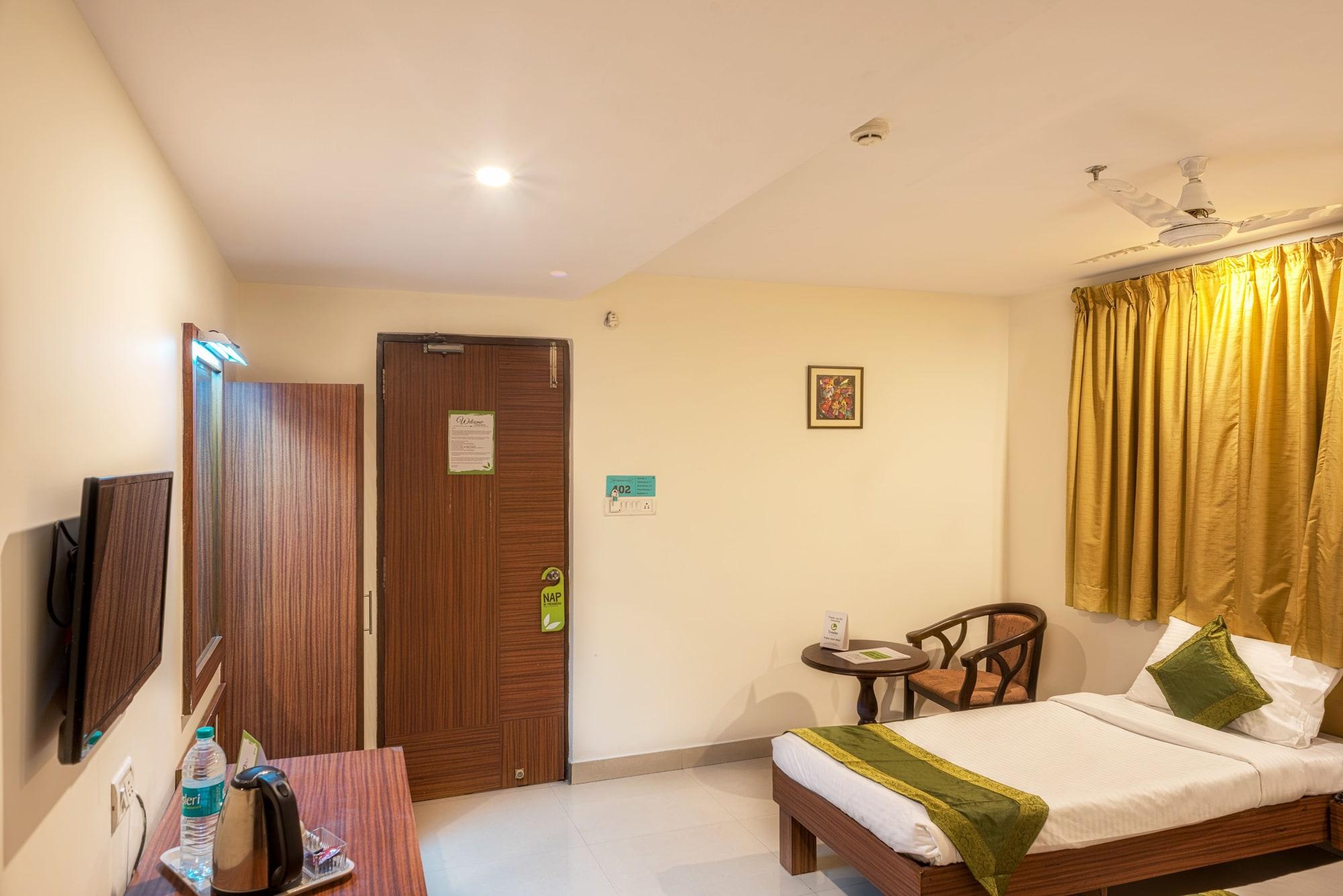 Treebo Trend Grand Plaza Nampally Hyderabad Exterior photo