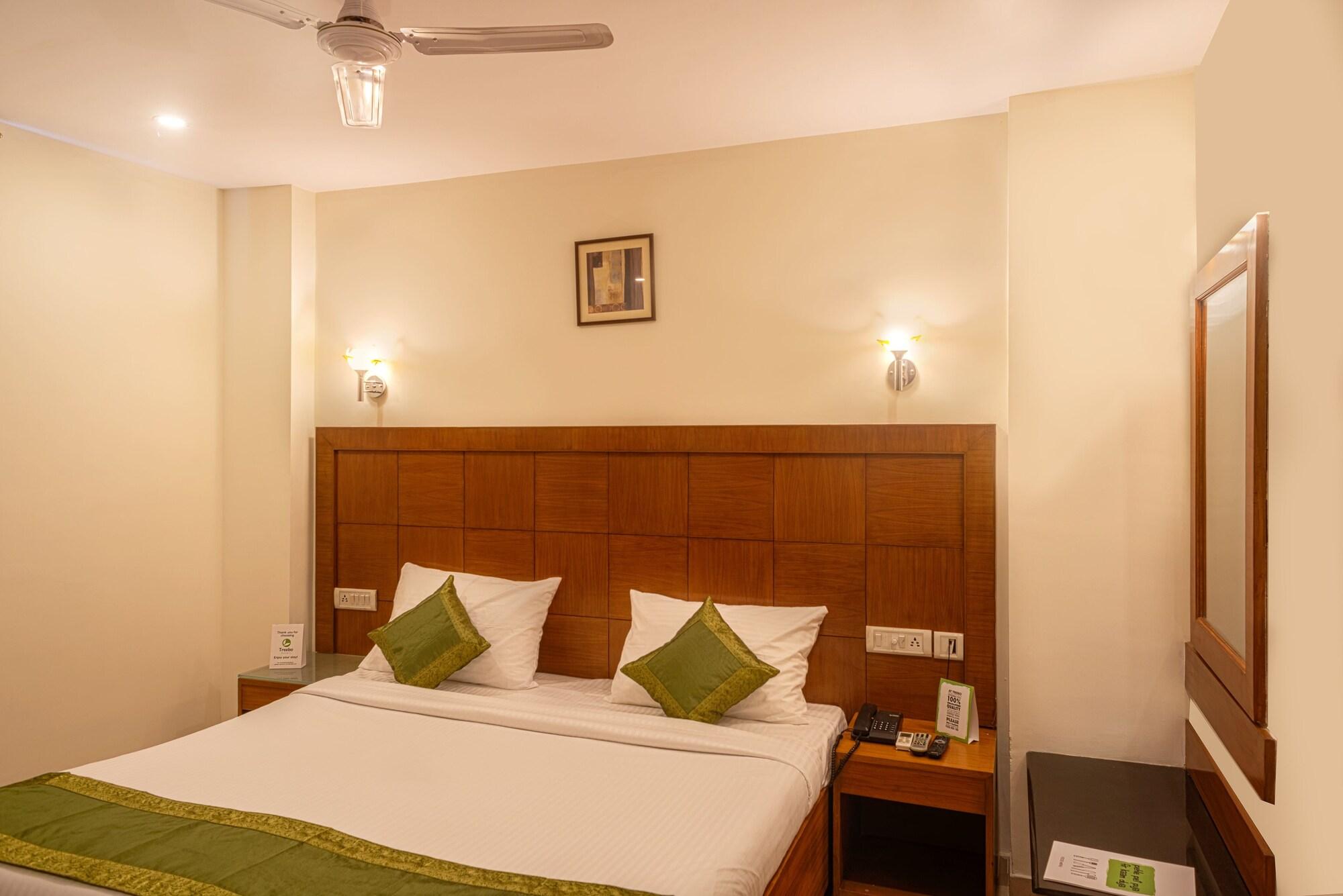 Treebo Trend Grand Plaza Nampally Hyderabad Exterior photo