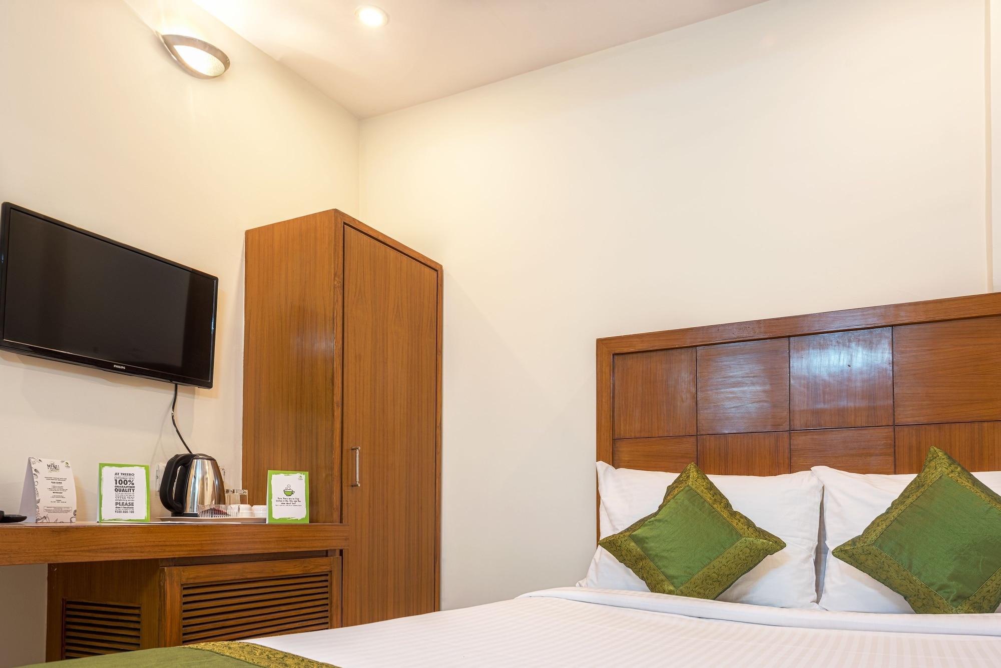 Treebo Trend Grand Plaza Nampally Hyderabad Exterior photo
