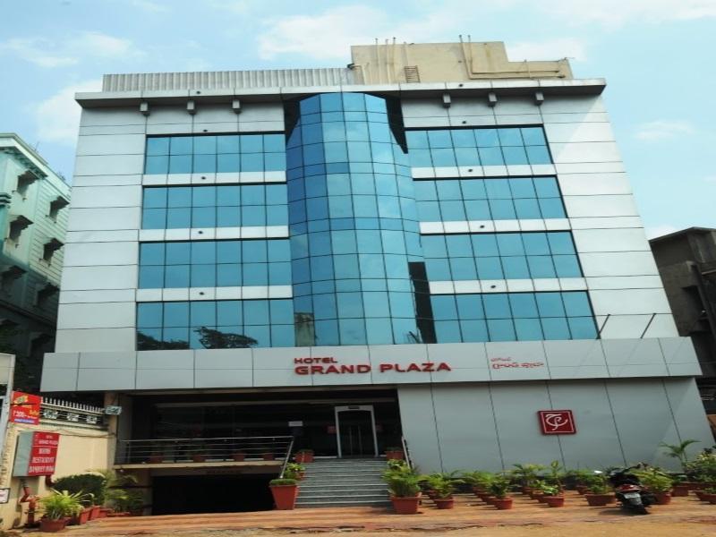 Treebo Trend Grand Plaza Nampally Hyderabad Exterior photo