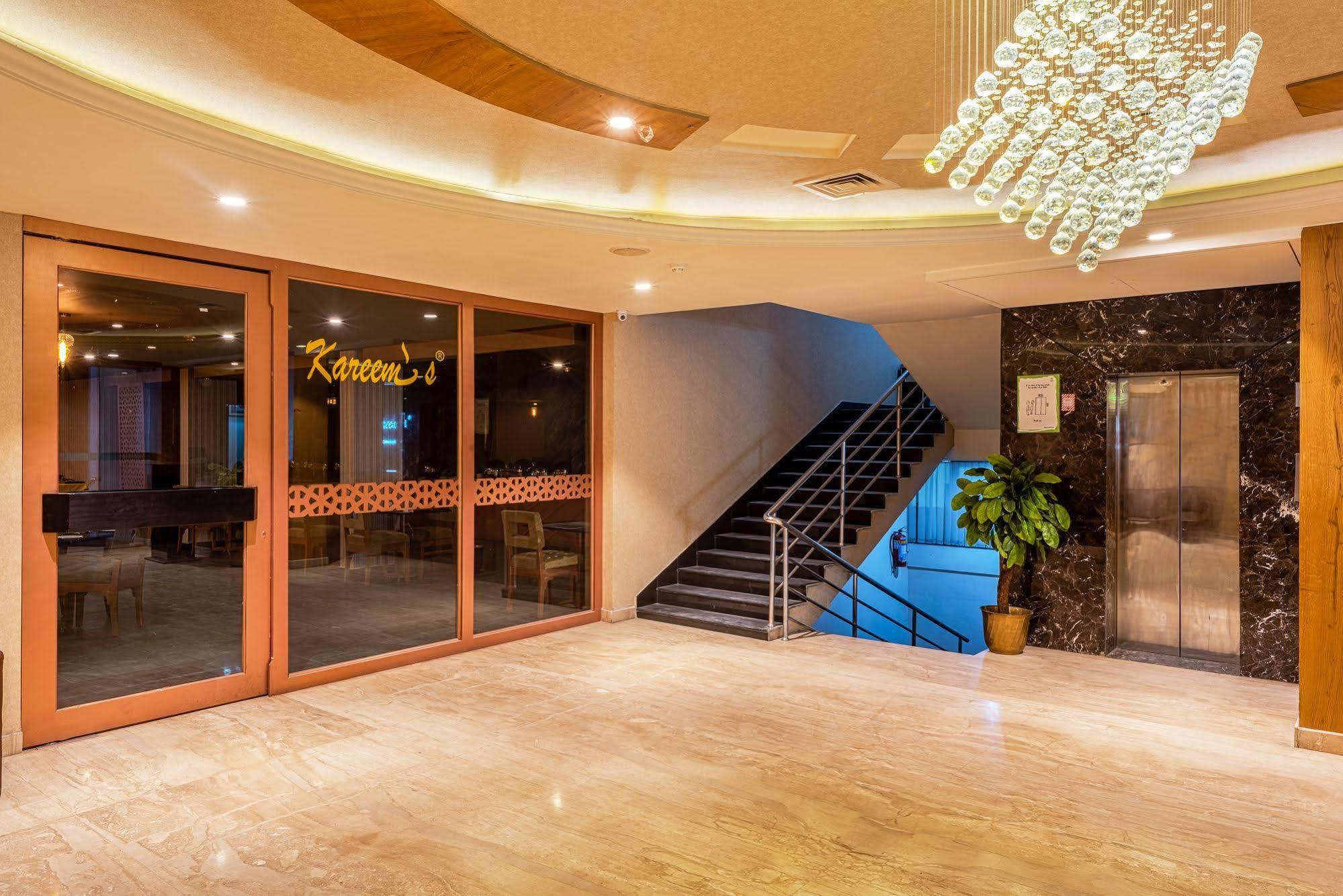 Treebo Trend Grand Plaza Nampally Hyderabad Exterior photo
